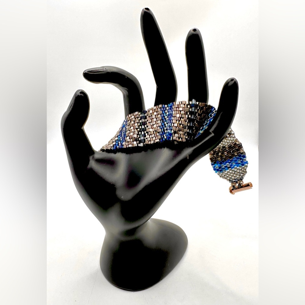 NWOT Elegant Handmade Beaded Bracelet w/925 Silver, Excellent Condition